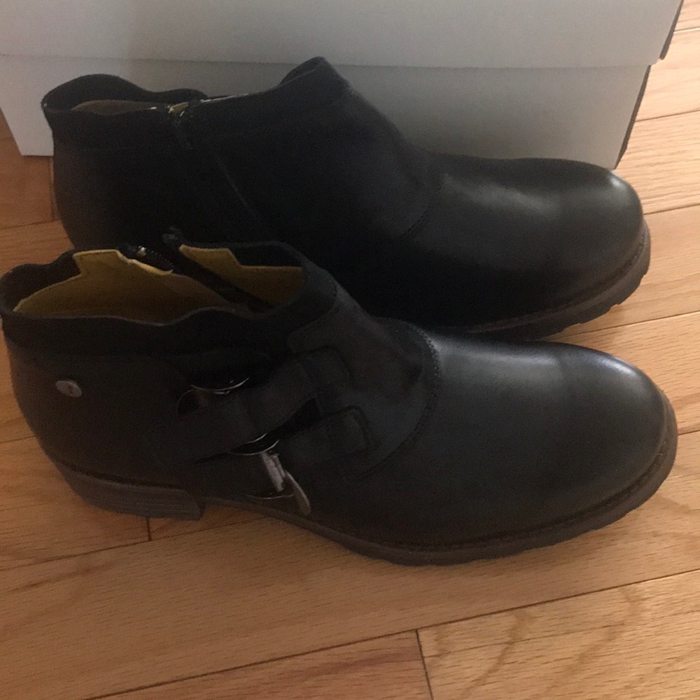 New Jafa black boots